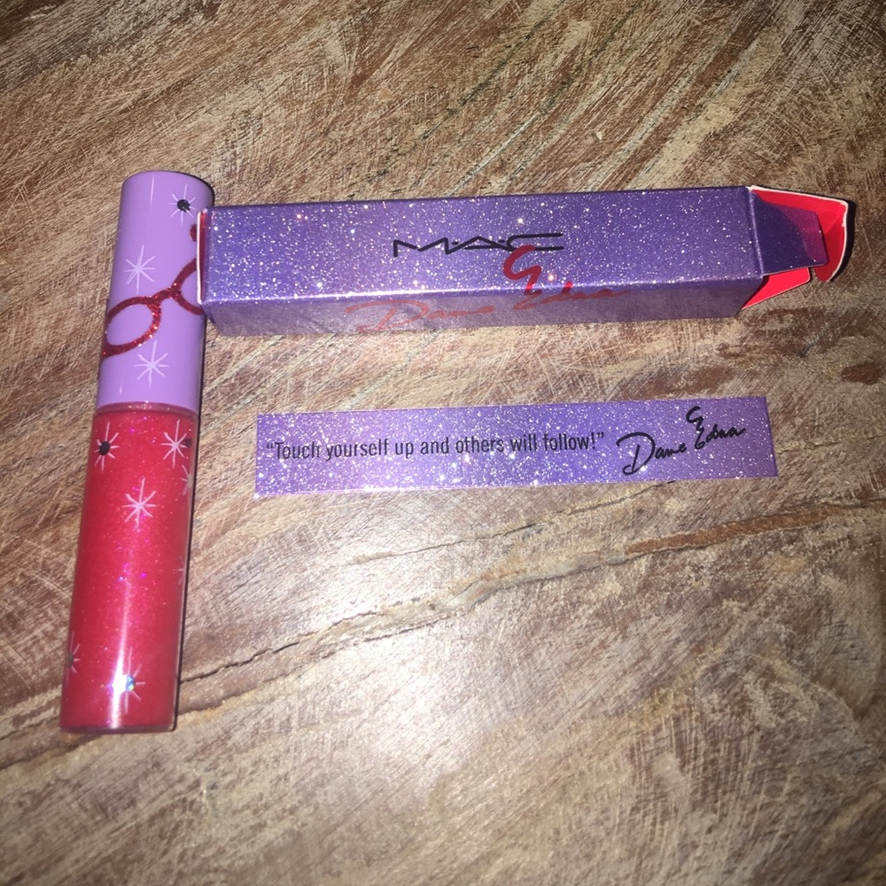 MAC Dame Edna Possum Nose Pink Lipglass